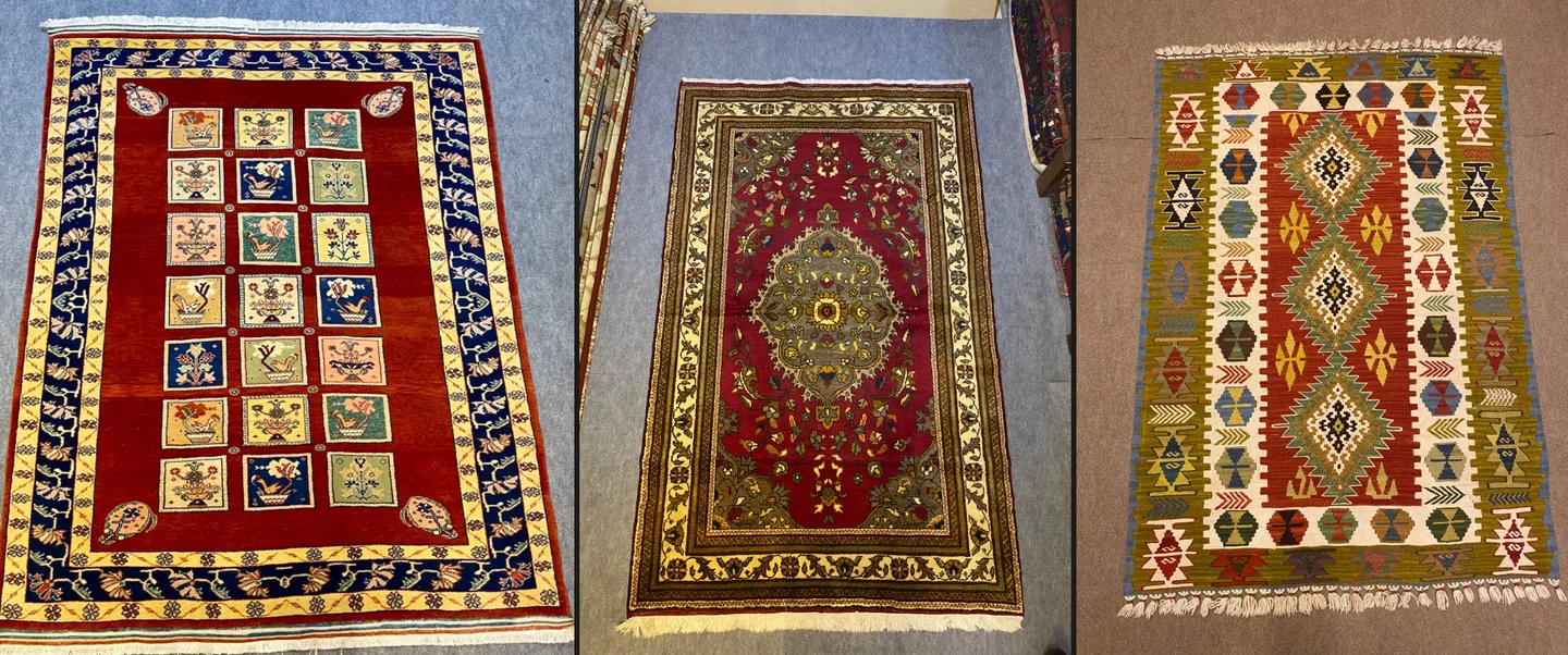 Yan yana bahçe desenli halı, krem bordürlü bordo halı ve Kayseri beşaklı kilim